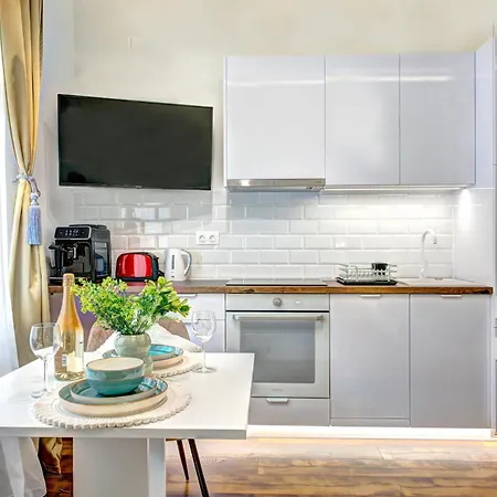 Amazing Raday Apartment